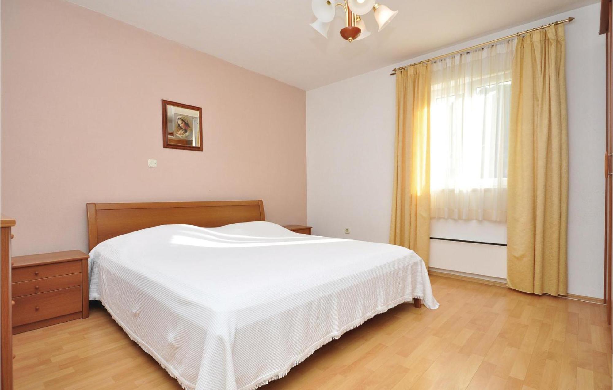 3 Bedroom Awesome Apartment In Pucisca Extérieur photo
