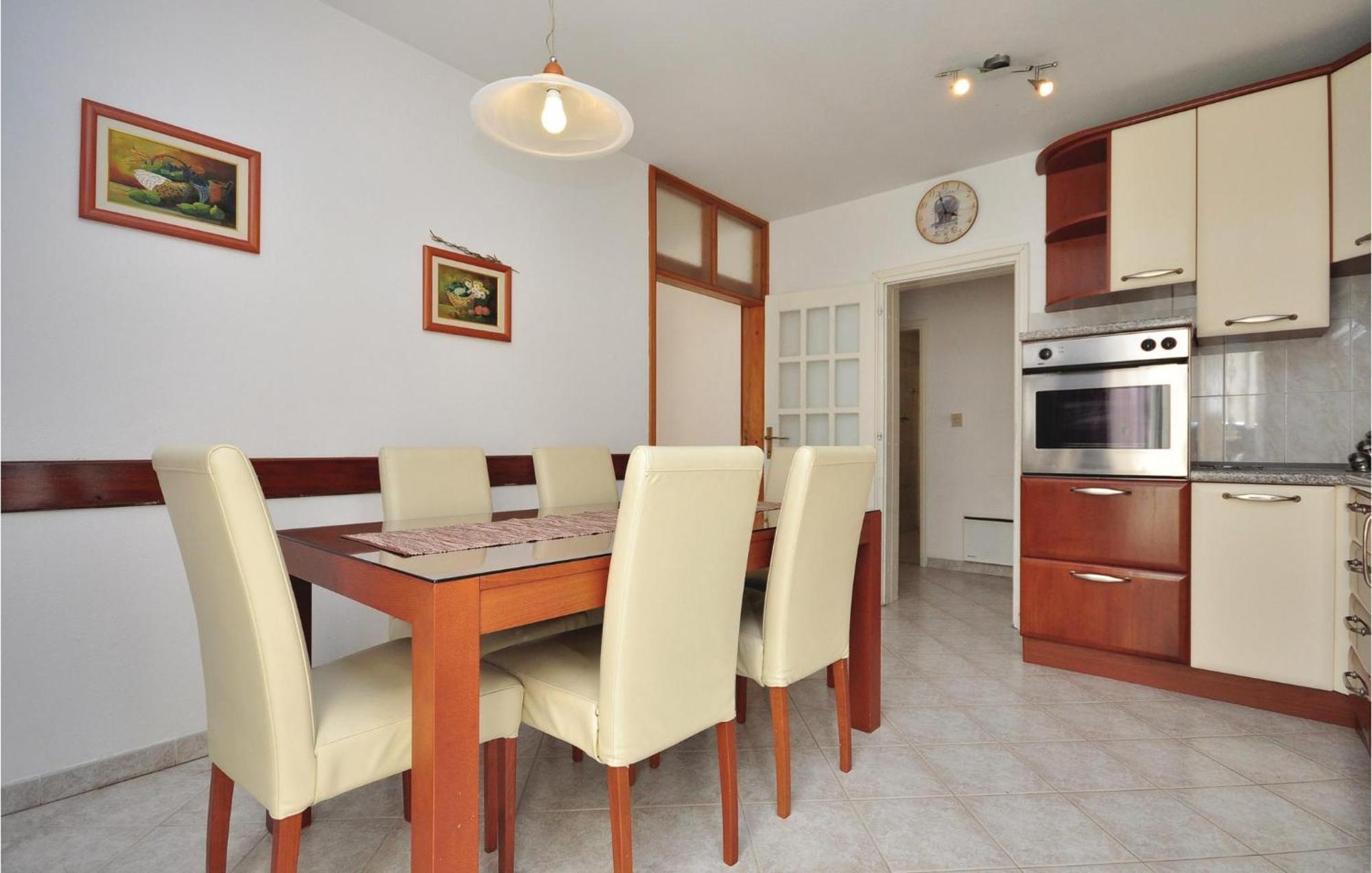 3 Bedroom Awesome Apartment In Pucisca Extérieur photo