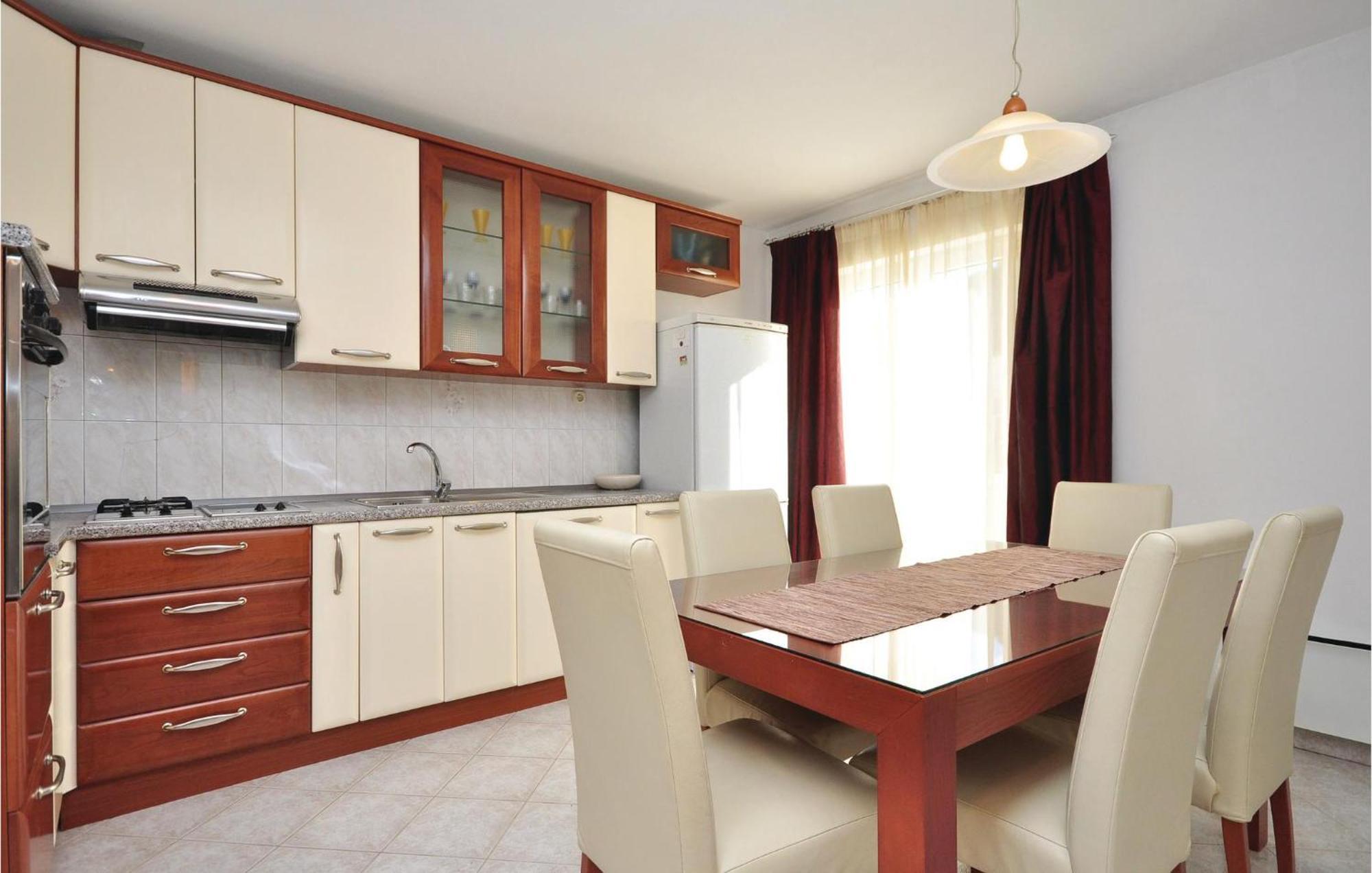 3 Bedroom Awesome Apartment In Pucisca Extérieur photo